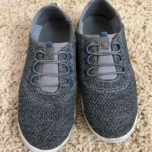 Olukai Boys Shoes Size 6